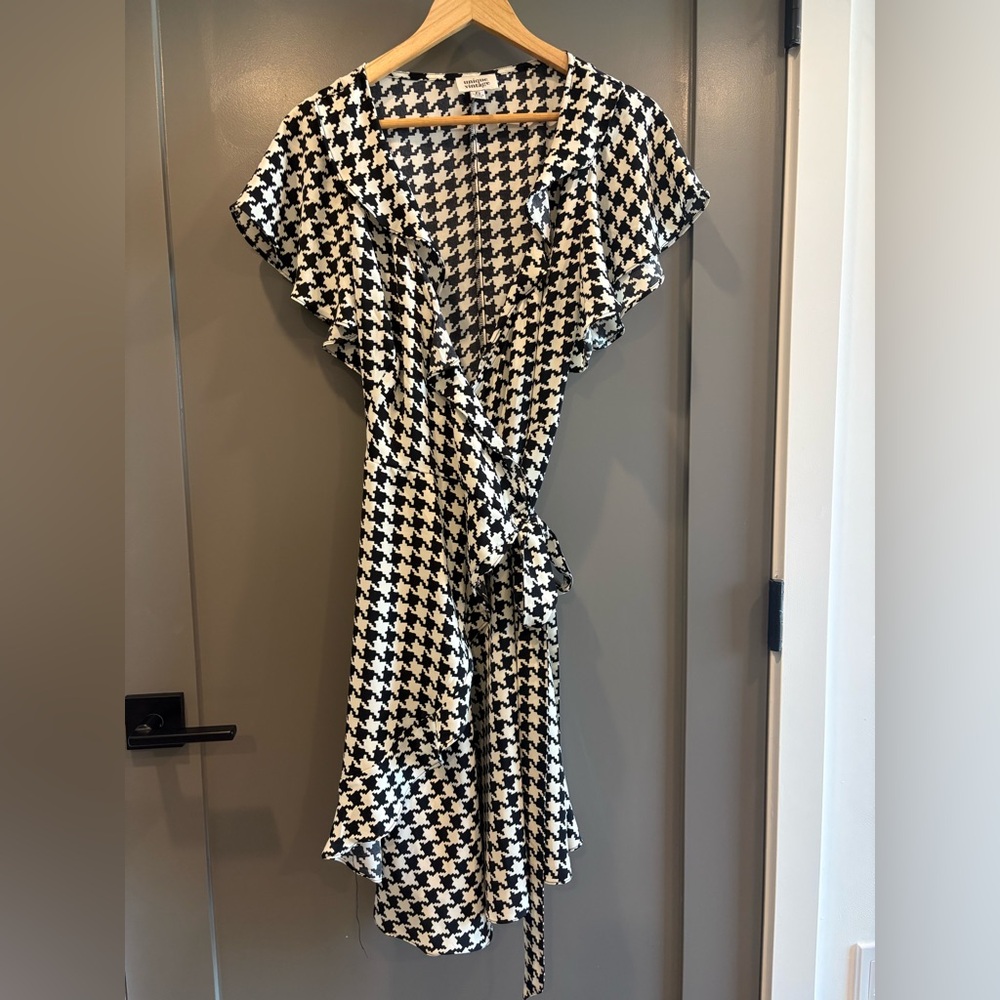 Unique Vintage Black and White Asymmetrical Dress LIKE NEW